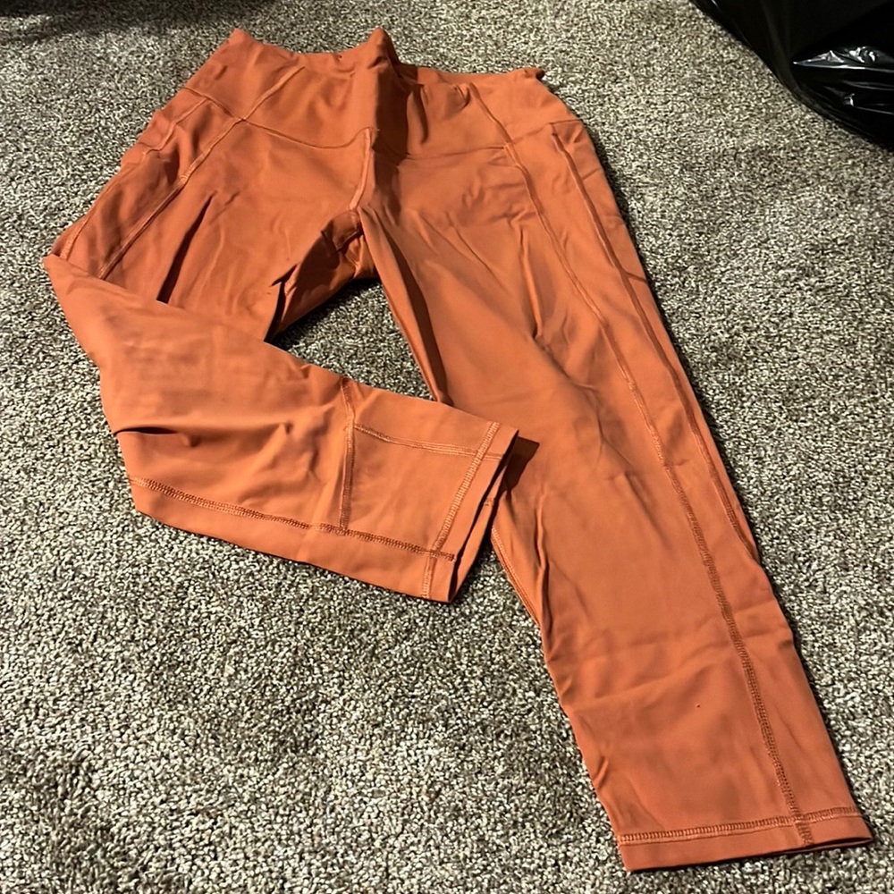 L Victoria Secret burnt orange capris leggings